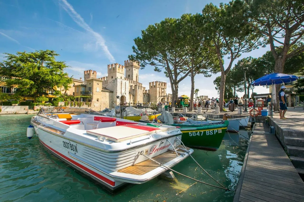 Villa Fiorita Apartments - Happy Rentals Sirmione