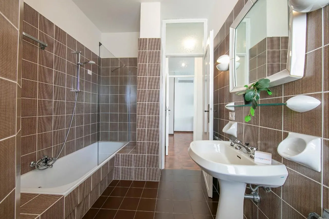 Villa Fiorita Apartments - Happy Rentals Sirmione