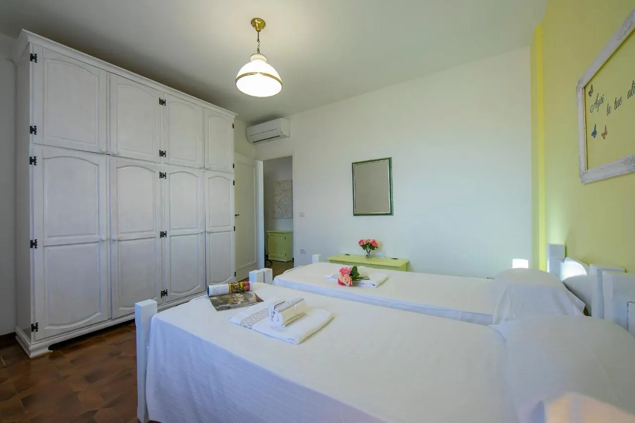 Villa Fiorita Apartments - Happy Rentals Sirmione