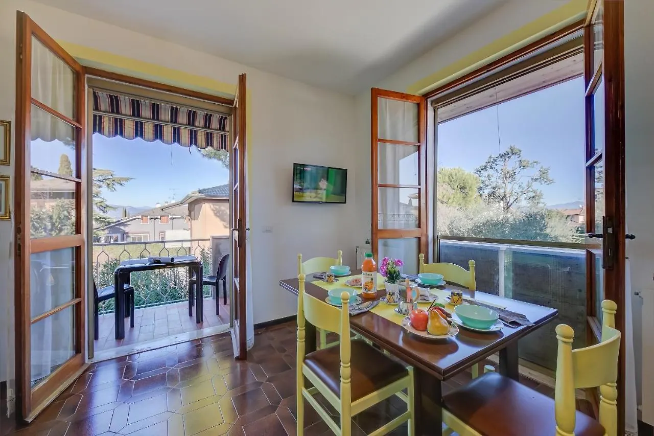Villa Fiorita Apartments - Happy Rentals Sirmione