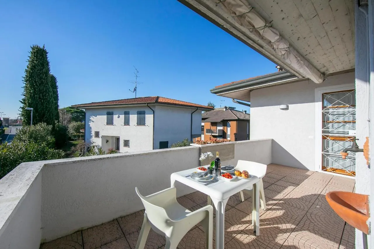 Villa Fiorita Apartments - Happy Rentals Sirmione Italy