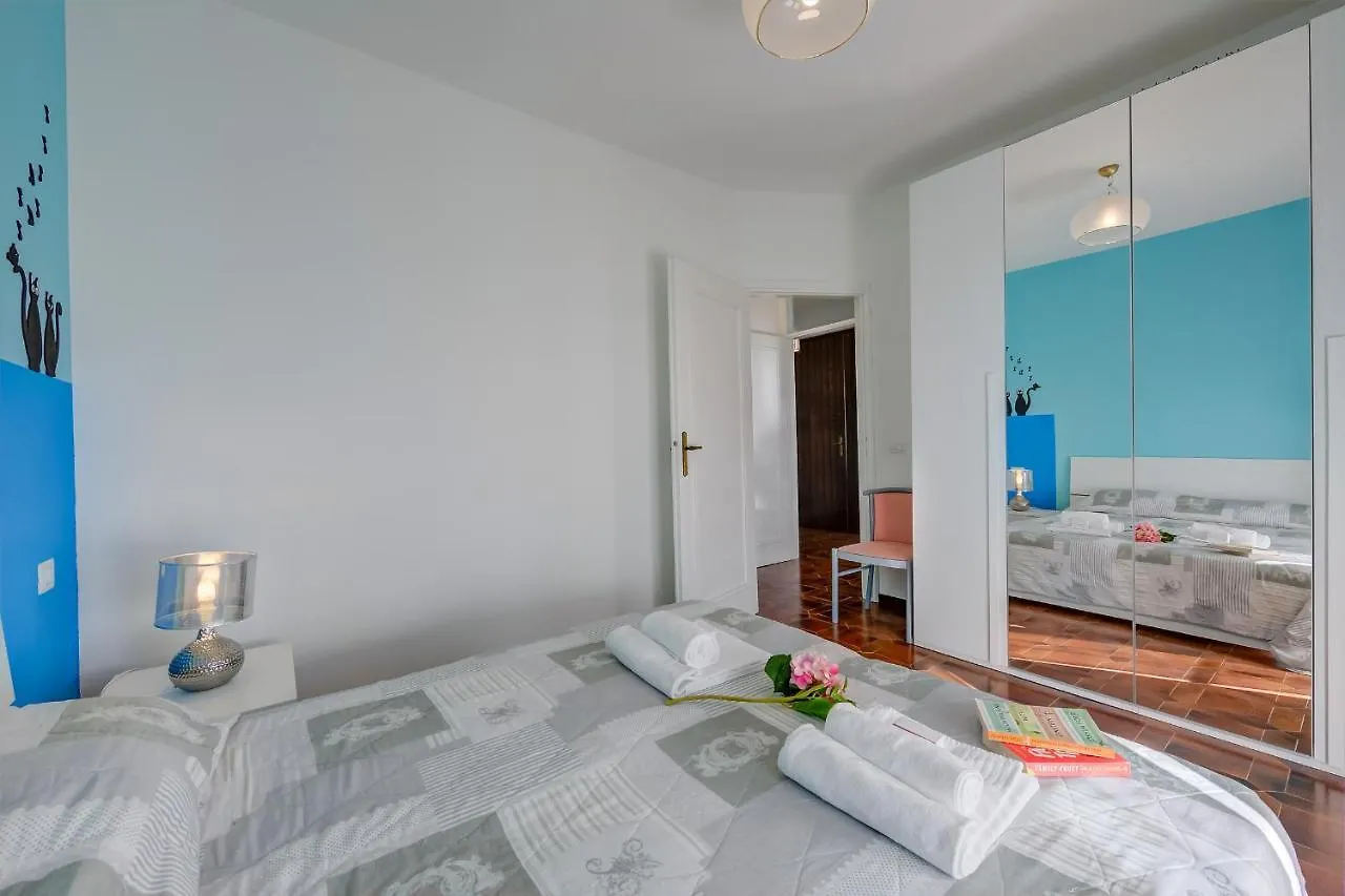 Villa Fiorita Apartments - Happy Rentals Sirmione
