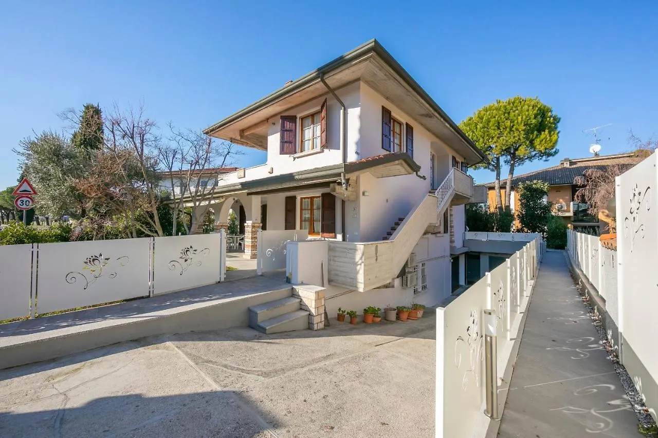 Villa Fiorita Apartments - Happy Rentals Sirmione