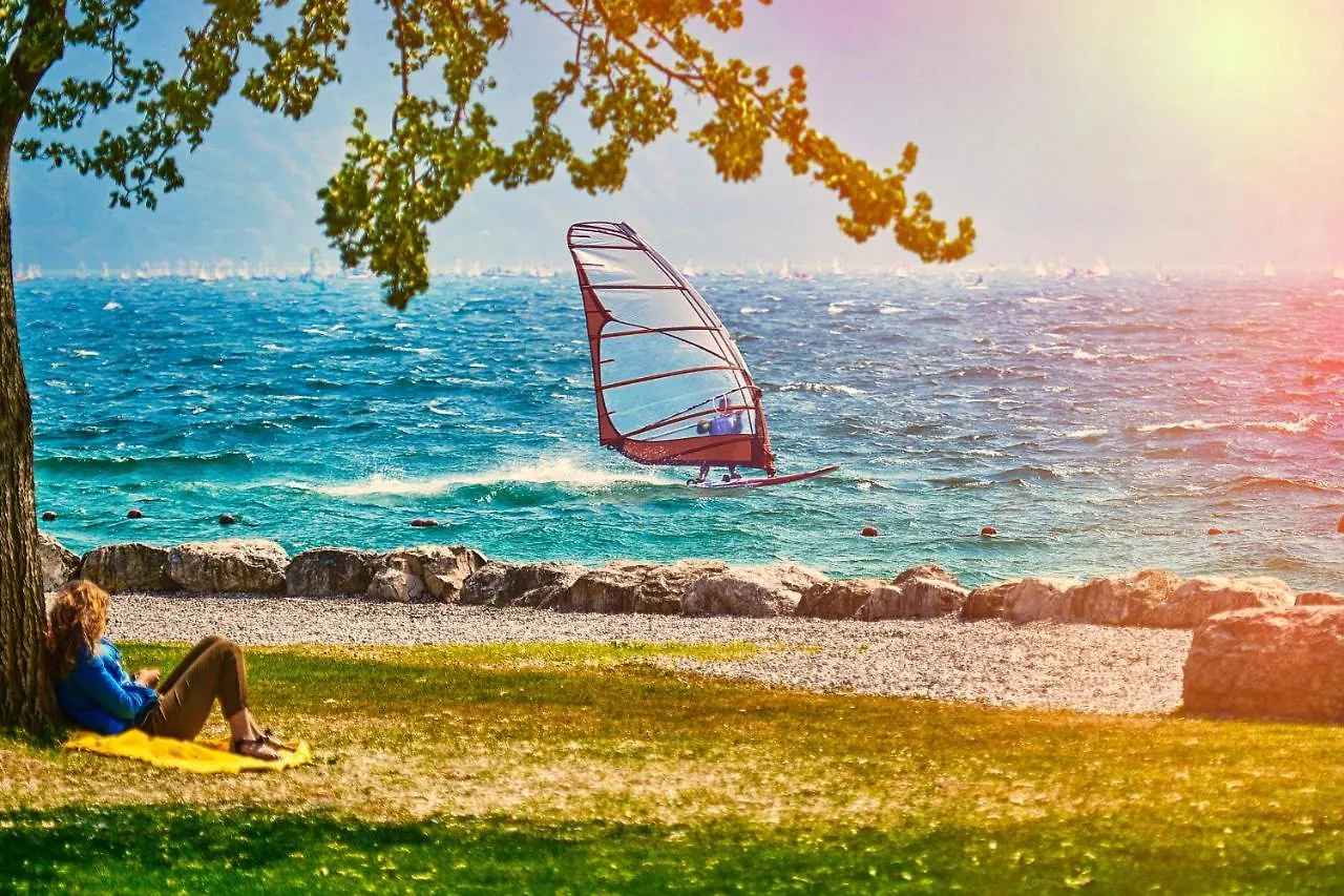 Villa Fiorita Apartments - Happy Rentals Sirmione