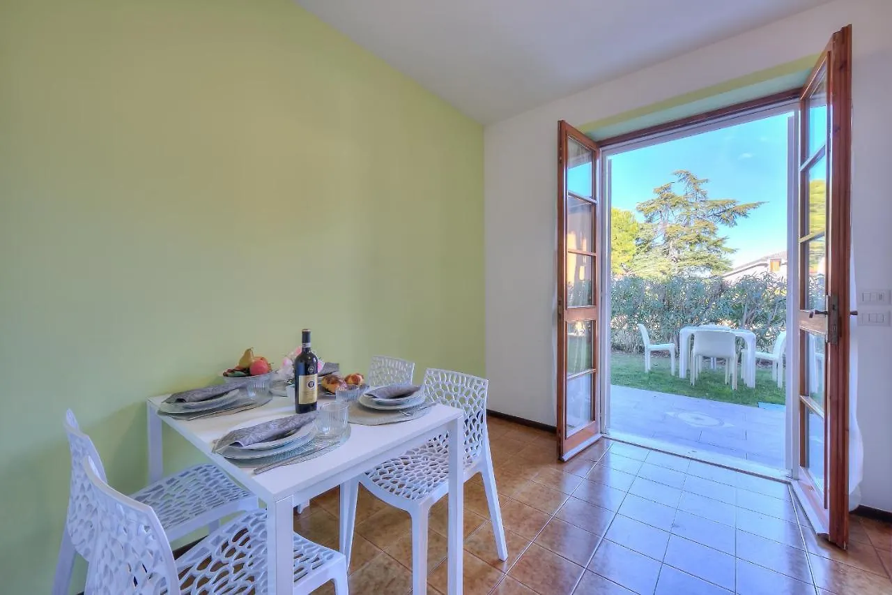 Villa Fiorita Apartments - Happy Rentals Sirmione