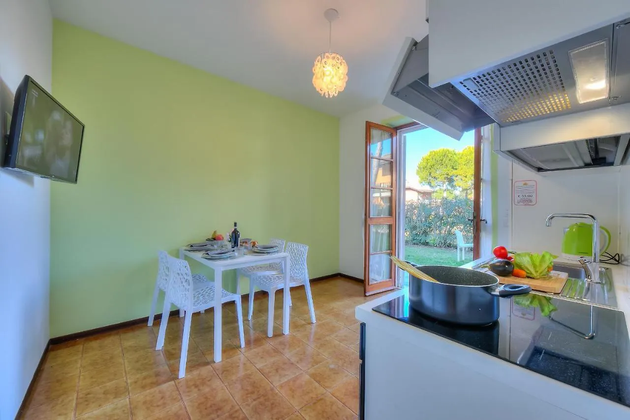 Villa Fiorita Apartments - Happy Rentals Sirmione 0*,  Italy