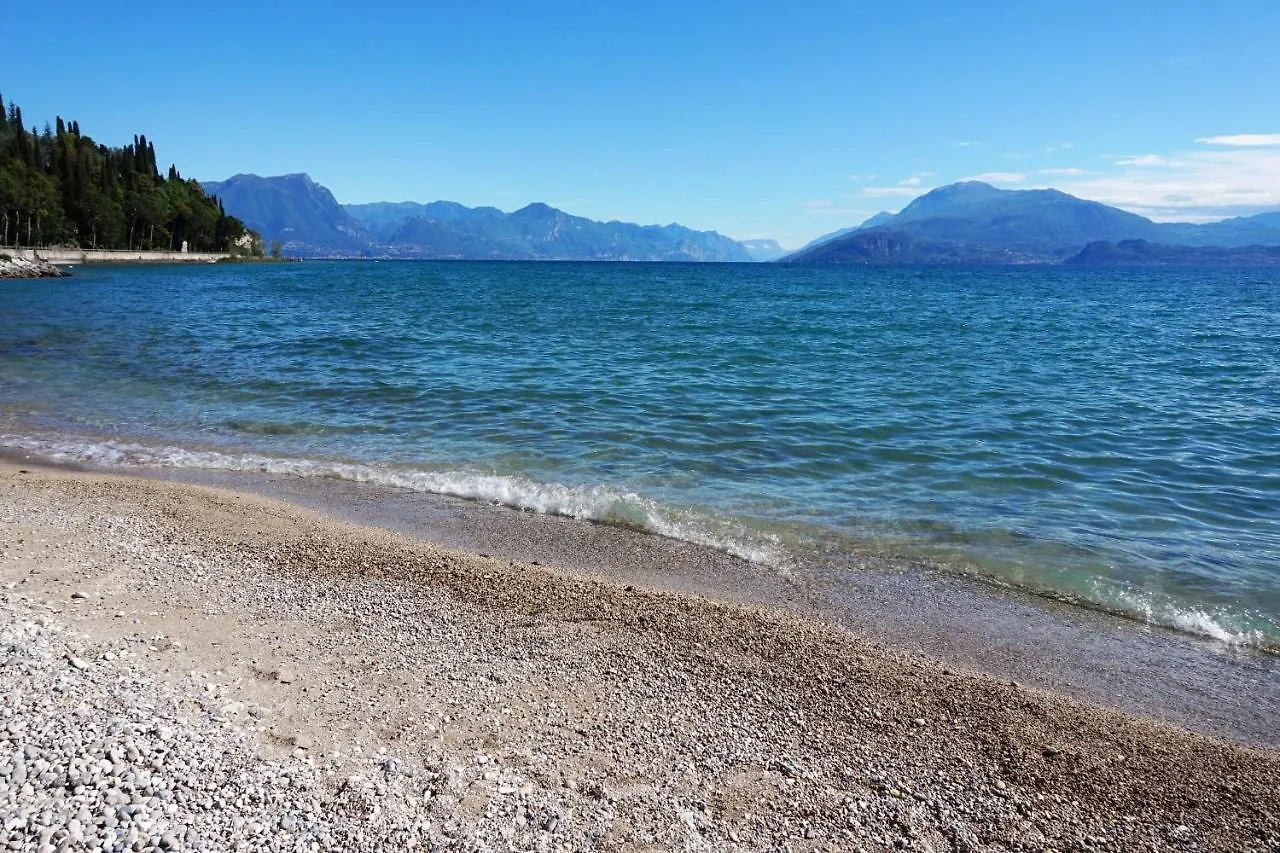 Villa Fiorita Apartments - Happy Rentals Sirmione Italy