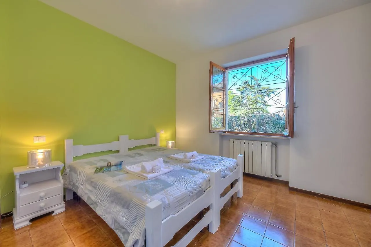 Villa Fiorita Apartments - Happy Rentals Sirmione 0*,  Italy