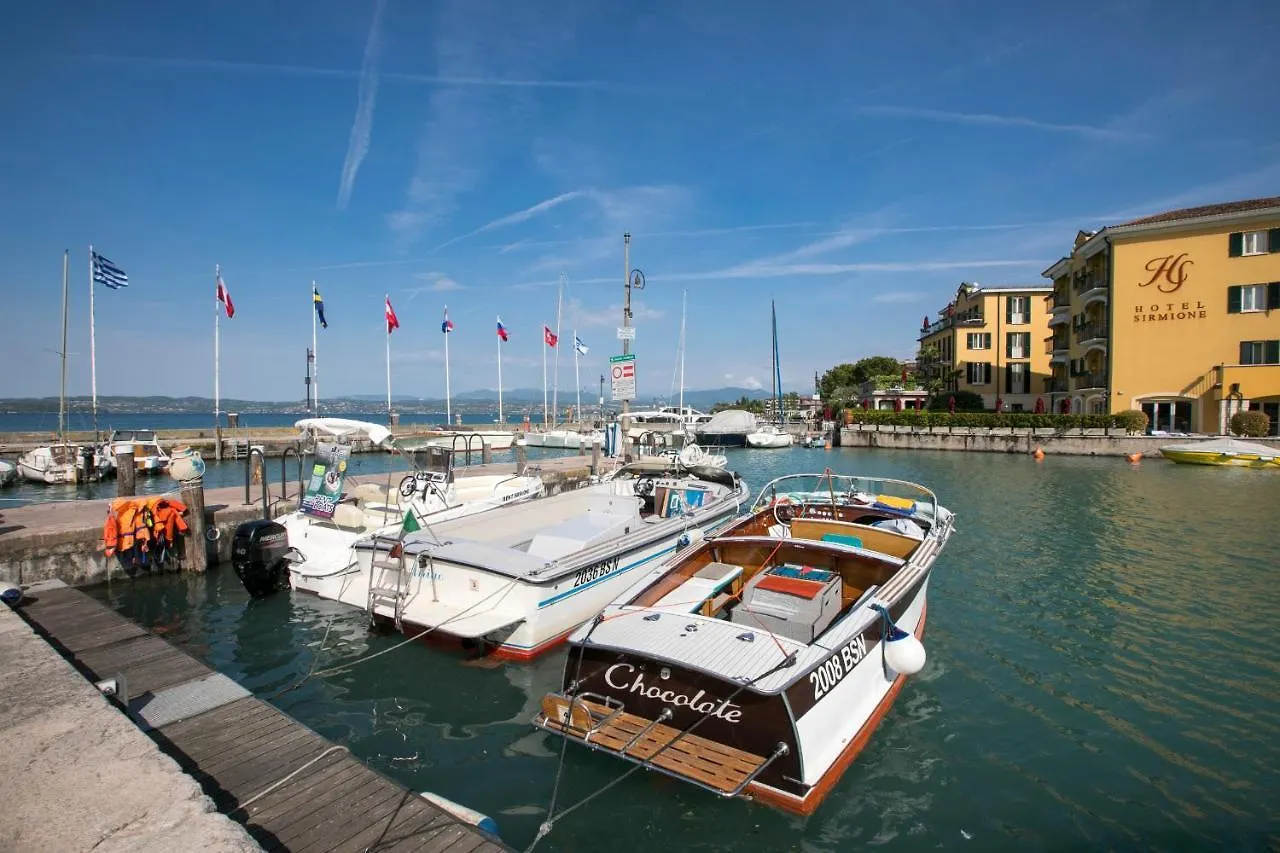 Villa Fiorita Apartments - Happy Rentals Sirmione