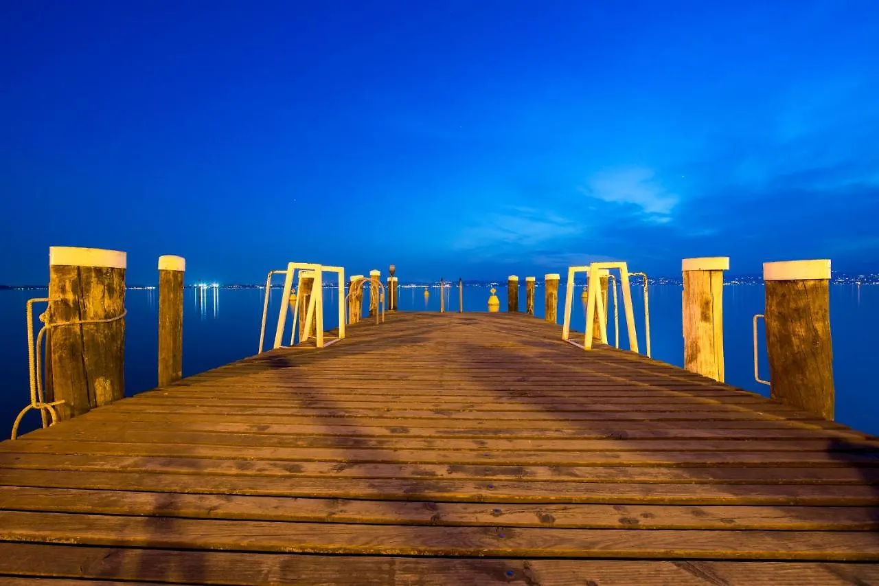 Villa Fiorita Apartments - Happy Rentals Sirmione