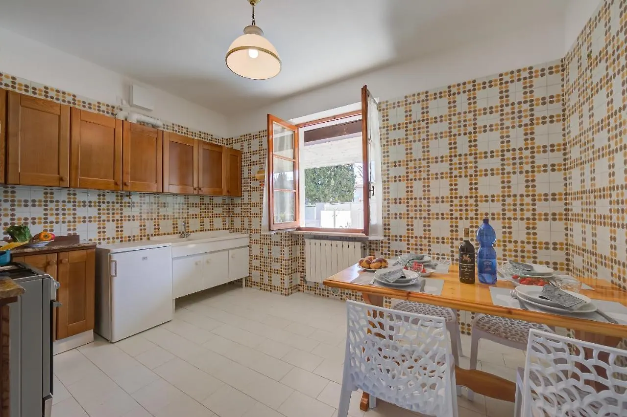 Villa Fiorita Apartments - Happy Rentals Sirmione