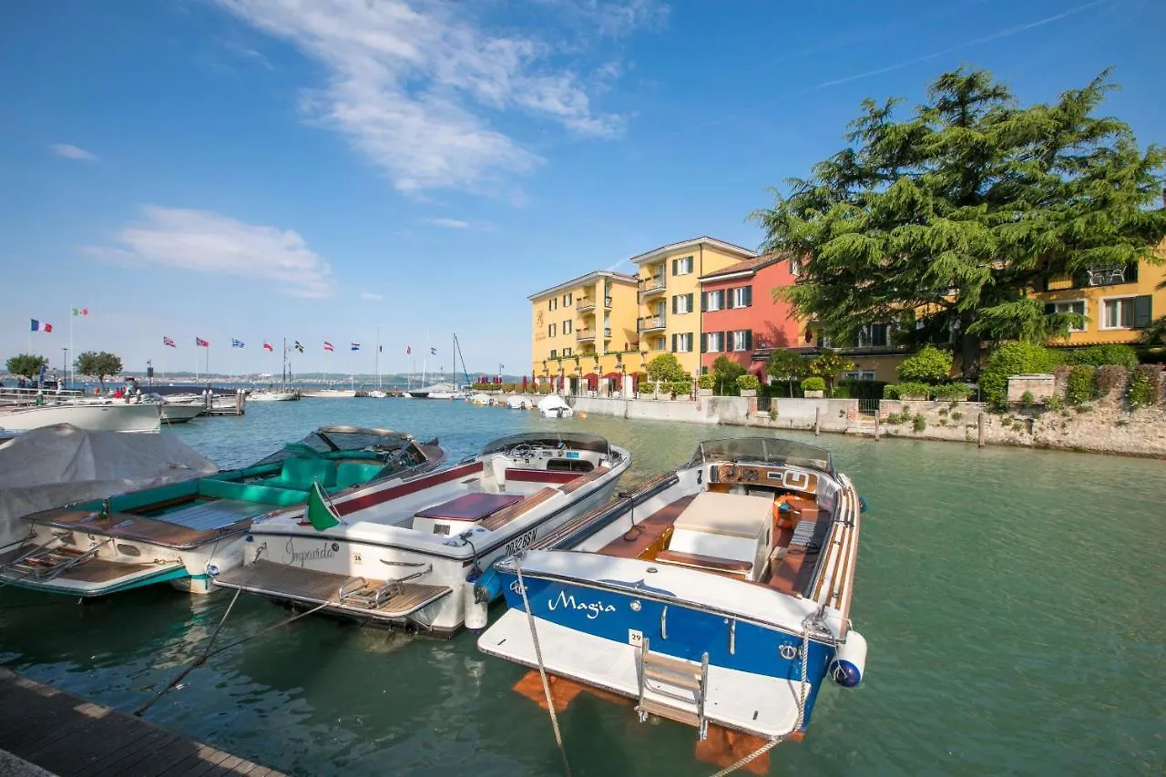 Villa Fiorita Apartments - Happy Rentals Sirmione